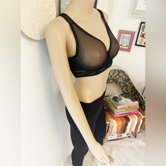 NWT Victoria’s Secret Sheer Bra 32DD - Picture 2 of 4